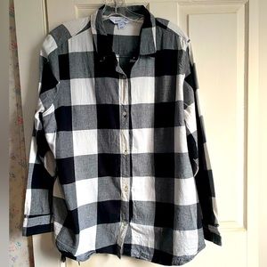 Old Navy Black and White checkered flannel button down